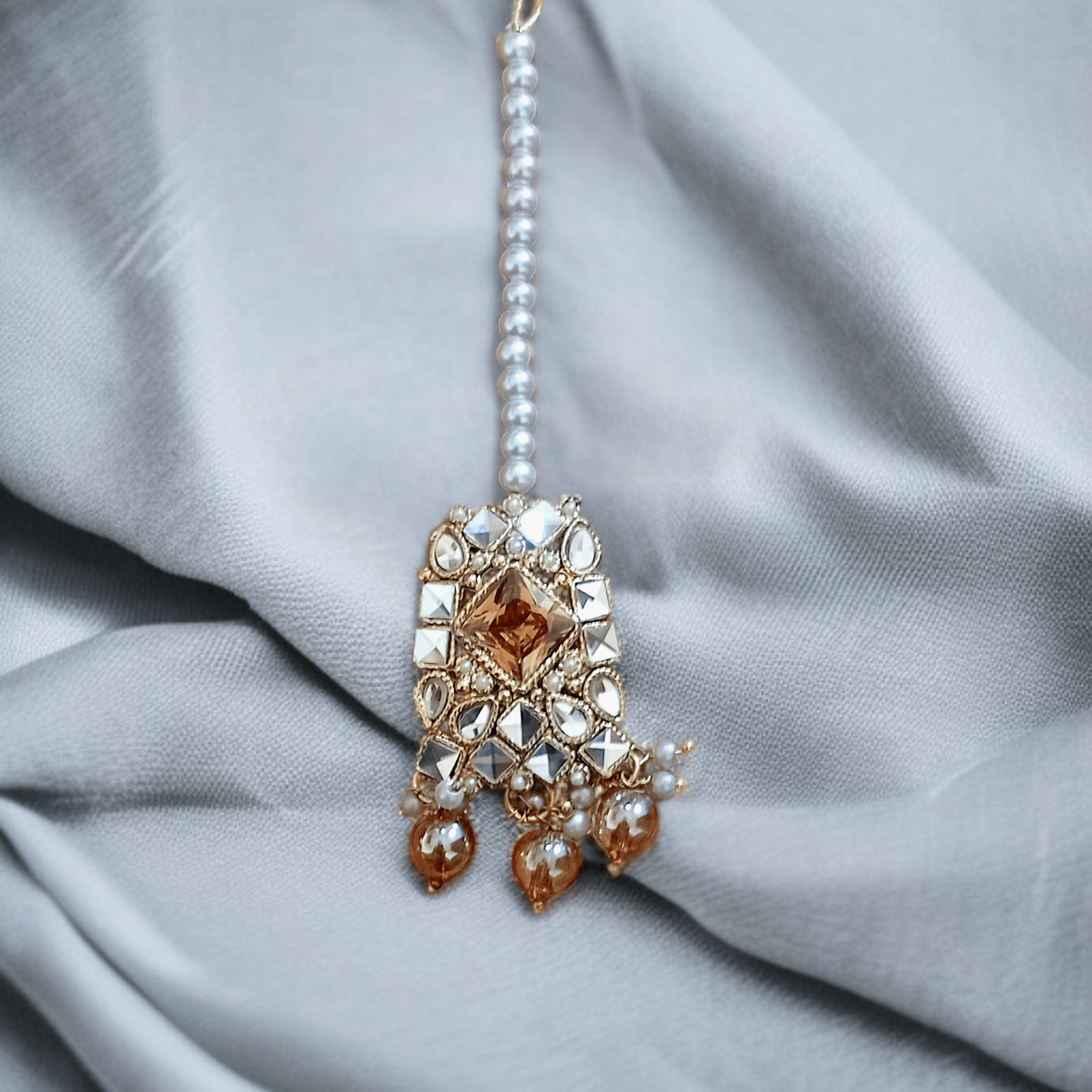 Buy Golden colour jewellery maatha patti, Bindya at best price in Pakistan